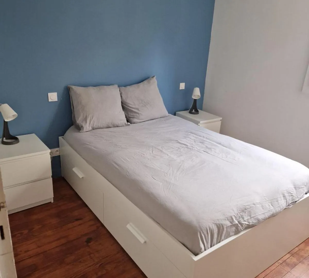2 Chambres Avec Vue Sur Lyon contacts